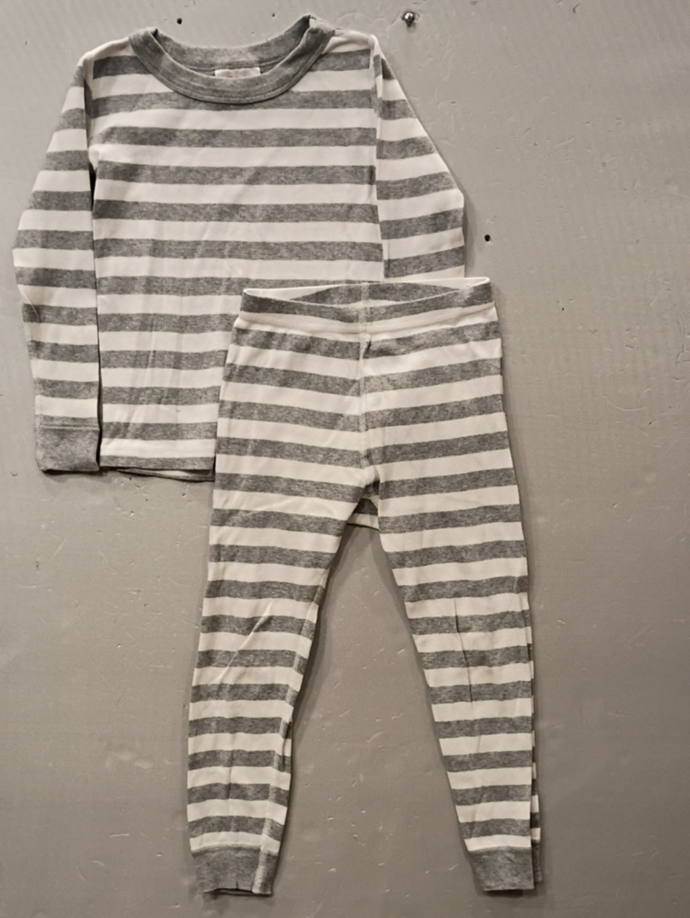 Hanna Anderson Size 4 Kids Gray & White Striped Long-Sleeve Pajama Set